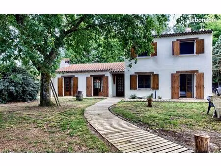 maison 6 pièces 225 m²