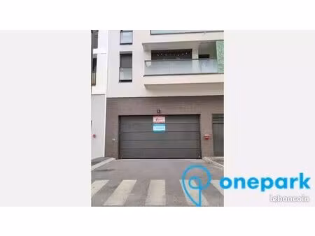 parking/box 12 m² bois colombes