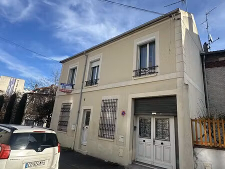 pavillon de 120m² composé de 2 logements