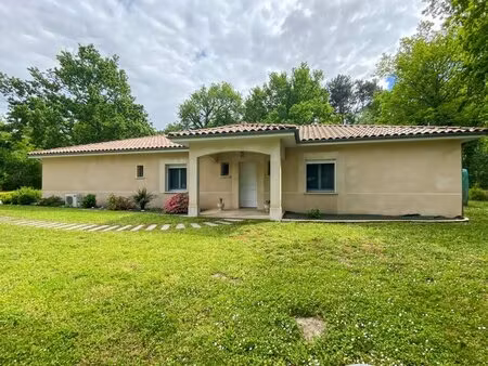 maison de 5 pièces de 151 m² à saint-denis-de-pile