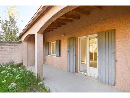 maison de 4 pièces de 77 m² à saint-julien-les-rosiers