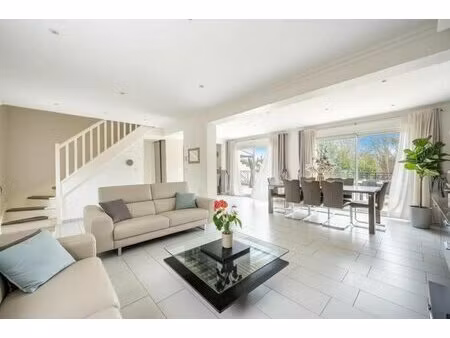 maison individuelle de 8 pièces 179 m² sarcelles-village