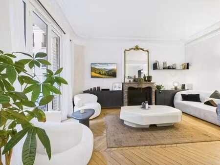 appartement de luxe à vendre dans le quartier saint merri
