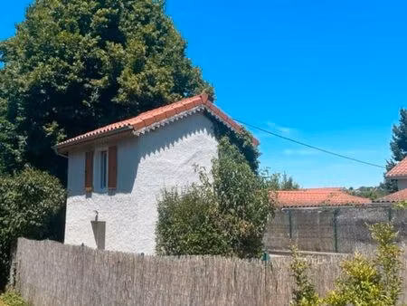 maisonnette avec jardin privatif ? ?