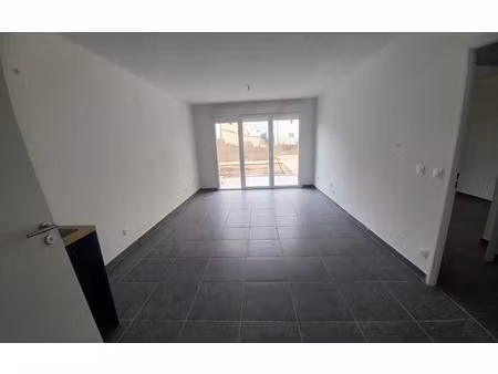 location appartement  m² t-2 à avignon  515 €