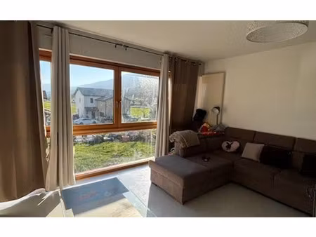 location appartement  79 m² t-3 à crozet  1 305 €