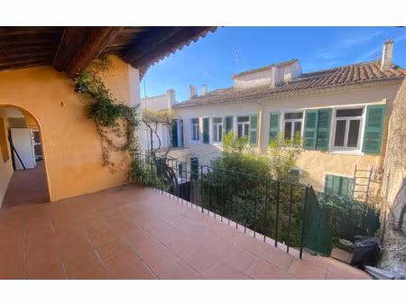 location appartement  m² t-4 à le beausset  1 230 €