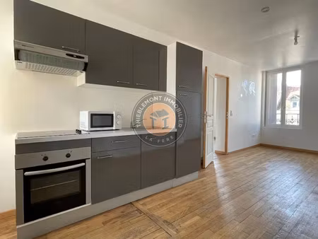 location appartement 3 pièces 51 m² à la fère (02800)  450 €
