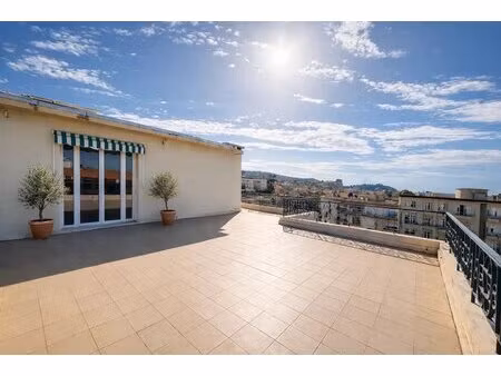dernier étage – terrasse 150 m² – double box appartement-villa unique au cœur de la libéra