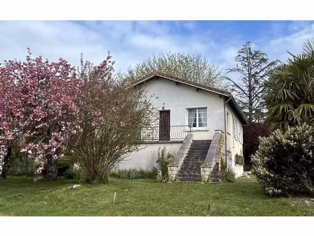 maison saint-amant-de-bonnieure m² t-5 à vendre  136 000 €