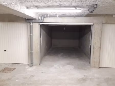 garage/box 11.5m2 saint jean bonnefonds