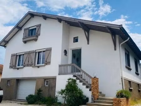 maison 8 pièces 185 m²