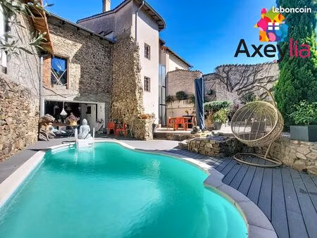 maison de village 10 pièces 402 m²