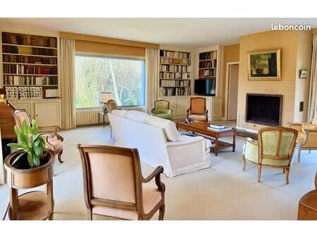 maison 7 pièces 240 m²