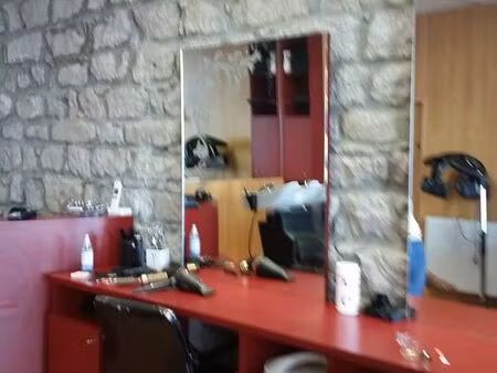 local pour salon de coiffure