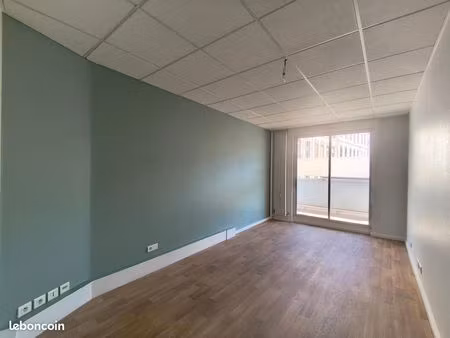 locaux professionnels 71 m² st etienne