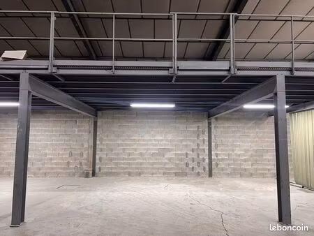 dépôt 450m2 avec mezzanine 50m2