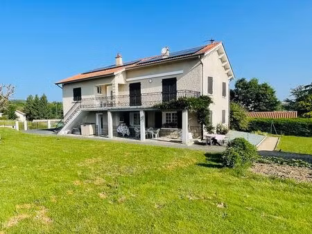 propriété 8 pièces 240m²