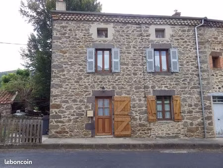 maison de charme meublée dans un village du haut-allier