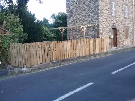 maison meublée dans un village du haut-allier
