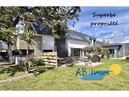 vente maison bord de mer à larmor-plage (56260) : à vendre bord de mer / 250m² larmor-plag