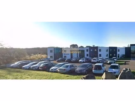 bureau de prestige de 390 m2 en location - lorient  france