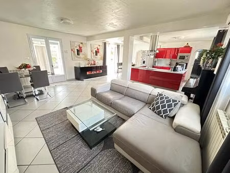 maison individuelle de plain-pied 120 m² piscine quartier recherché miramas