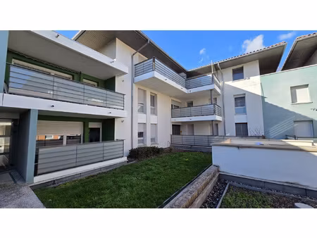 apt t3 récent au calme  secteur centre ville