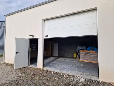 location entrepôt / local industriel  52.49m²  saint