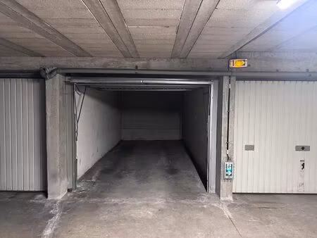location parking / box 1 pièce  14.00m²  conflans