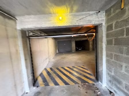 dans résidence sécurisé