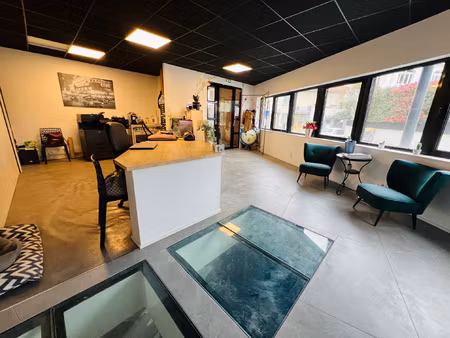 local professionnel de 90 m2 pont des demoiselles / busca