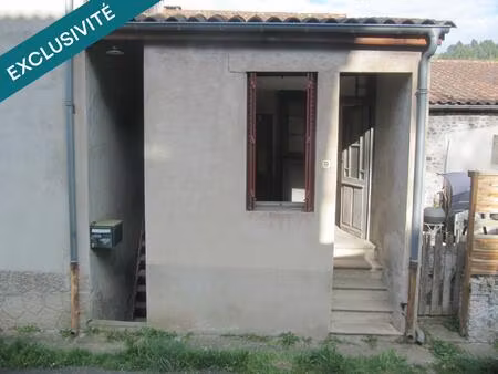 maison d'habitation à rénover au cœur d'un joli village.