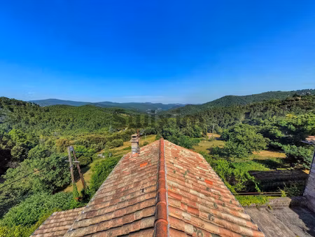 mas mitoyen d'un côté  plein sud  avec vue panoramique excep