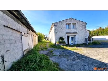 à 600 m du centre et proche port et plages  ensemble immobilier à fort potentiel…