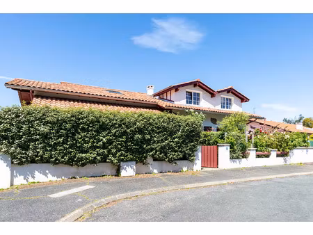 vente maison 10 pièces 300 m² urrugne (64122)