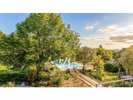 bastide familiale rénovée 350 m² - mimet