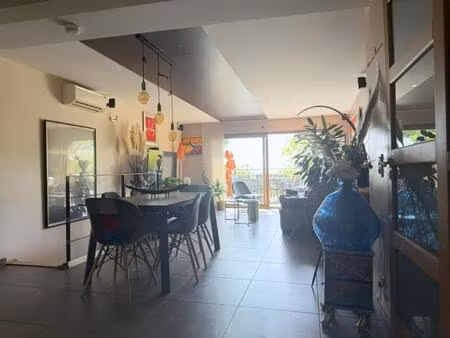 maison de village t7  jardin arboré et piscine