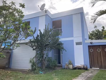 location maison 5 pièces 107 m² à saint-pierre (97410)