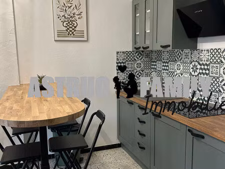 aigues-mortes - location annuelle meublee - appartement 1 chambre- balcon
