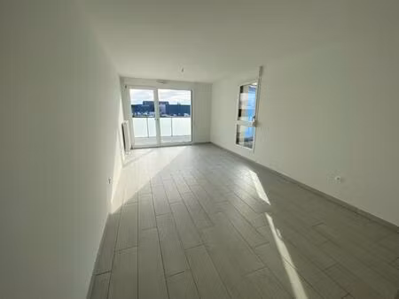 t3 avec balcon et parking à eschau