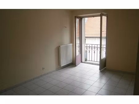 location appartement  m² t-2 à neufchâteau  445 €