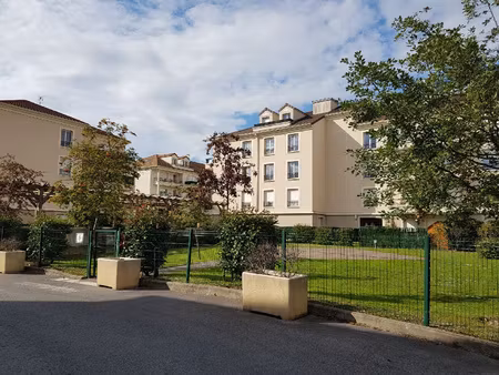 grand f3 a louer a pontault combault avec rdj