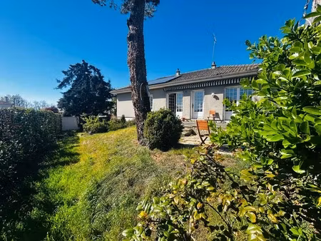 maison 158 m²  terrasse exposee sud  terrain clos de 593 m²  4 chambres  garage  cave  pom