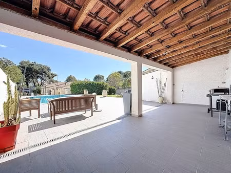 juvignac (34) - maison t5 plain-pied 117 m2 sur terrain clos et arboré de 1645 m2 avec pis