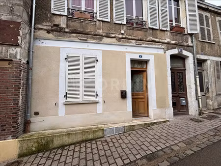 location appartement 1 pièce 25 m² à auxerre (89000)