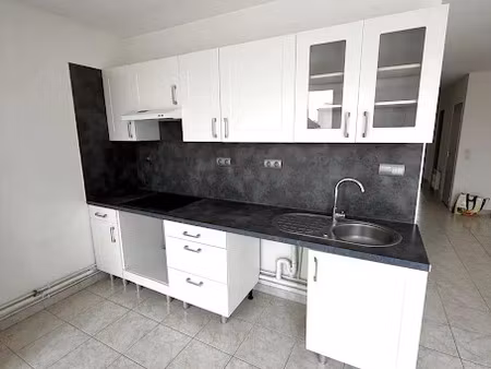 location appartement 4 pièces 70 m² à bétheny (51450)  820 €