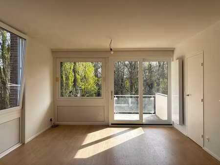 gerenoveerd appartement met garagebox in bosrijke omgeving!