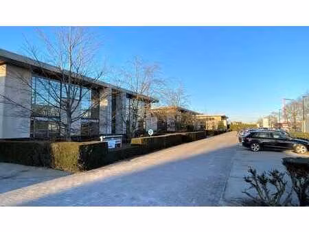bureaux prêts à l'emploi à louer dans le parc d'activités é