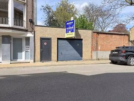 à vendre : garage avec potentiel !